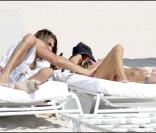 Shauna Sand sur la plage de Miami avec son bel étalon, hier