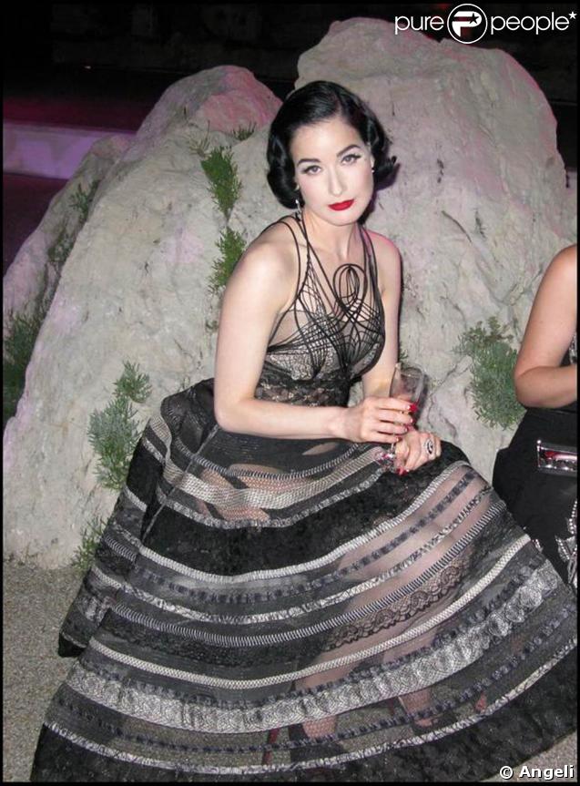 Dita Von Teese, lors de la grande soirée de l'amfAR, le 21 mai 2009, lors du 62e Festival de Cannes !