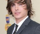 Zac Efron était très fier de sa ravissante petite amie Vanessa Hudgens, aux MTV Movie Awards, le 31 mai 2009