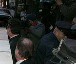 Le corps de Heath Ledger quitte le funérarium après une cérémonie familiale privée