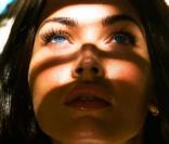 Megan Fox sur les photos promotionnelles de Transformers 2