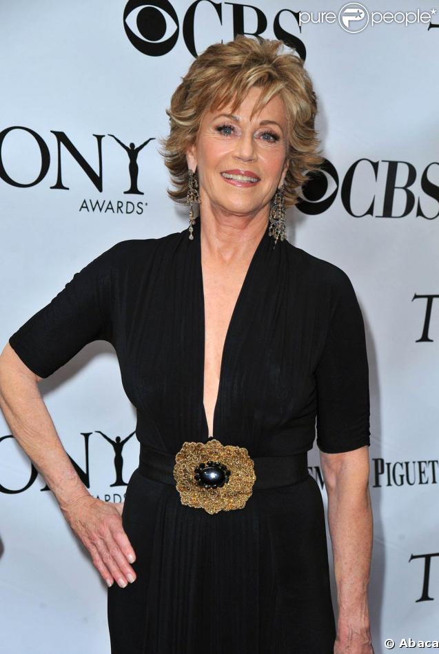 Jane Fonda a osé le décolleté vertigineux, lors des 63e Tony Awards, qui se sont tenus au Radio City Music Hall de New York, le 7 juin 2009 !