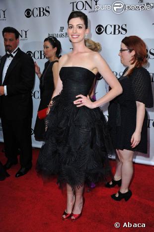 Anne Hathaway, lors des 63e Tony Awards, qui se sont tenus au Radio City Music Hall de New York, le 7 juin 2009 !