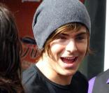 Zac Efron au match des Lakers hier à L.A