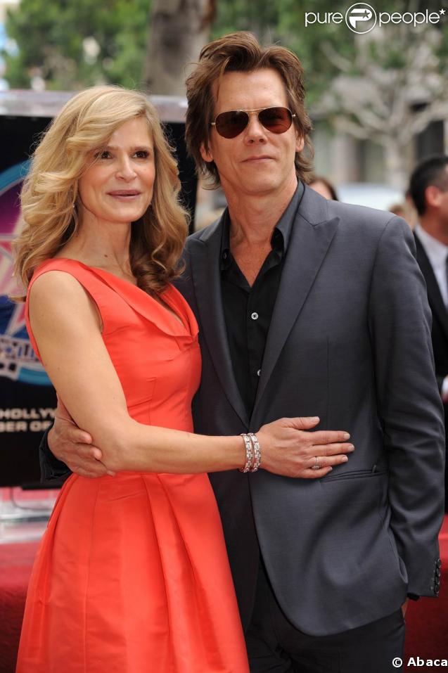 Kyra Sedgwick a son étoile sur le Walk Of Fame : la 2384ème ! Son mari Kevin Bacon est très fier ! 