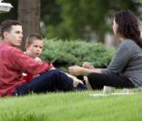 Casey Affleck, sa femme  Summer Phoenix et leurs trois enfants à   Oklahoma City 