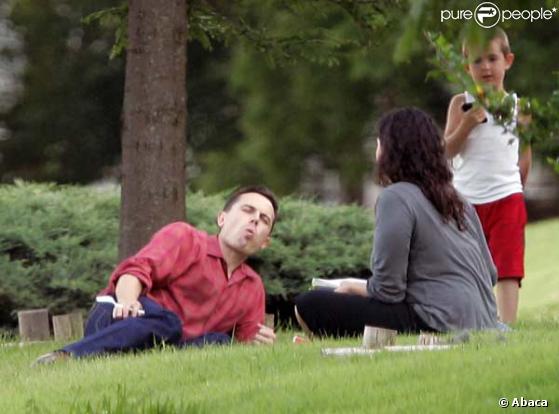 Casey Affleck, sa femme  Summer Phoenix et leurs trois enfants à   Oklahoma City 