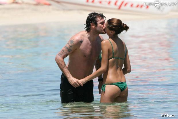 Christian Vieri et sa femme Melissa Satta, lors de leurs vacances à Formentera, aux îles Baléares, le 11 juin 2009 !