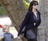 Liv Tyler fête les quatre ans et demi de son fils Milo dans un parc de Los Angeles