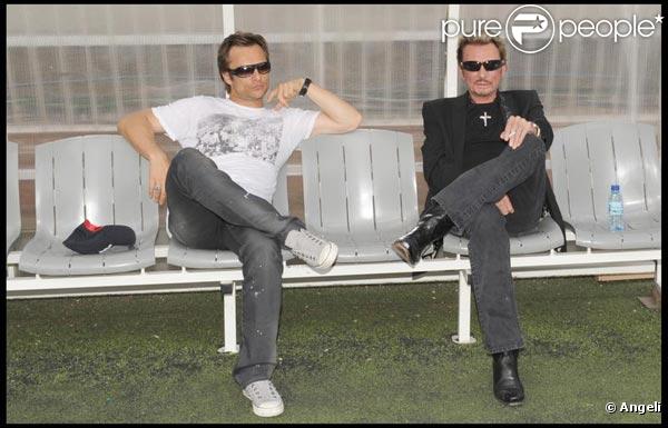 David et Johnny Hallyday, lors du match de football en faveur de deux associations humanitaires (et de ses 66 ans), au Parc des Princes, le 14 juin 2009 !
