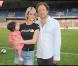 Laeticia Hallyday, Joy et Guillaume Durand, lors du match de football en faveur de deux associations humanitaires (et des 66 ans de Johnny), au Parc des Princes, le 14 juin 2009 !