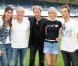 Jean-Claude Darmon et Hoda Roche sa compagne, Johnny, la belle Laeticia et David.