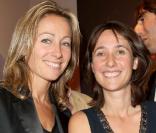 Anne-Sophie Lapix et Alexia Laroche-Joubert, à l'occasion de la vente aux enchères organisée dans la boutique parisienne de Tommy Hilfiger, le 16 juin 2009 !
