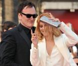 Quentin Tarantino et Mélanie Laurent, lors de la montée des marches de Inglourious Basterds, lors du 62e Festival de Cannes, en mai 2009 ! 