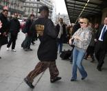 Le streetdancer de la Gare du Nord va faire danser Kylie Minogue