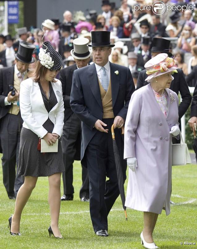 La princesse Eugenie d'York s'incline devant sa grand-mère, reine d'Angleterre depuis 57 ans...