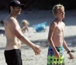 David Duchovny a passé la fête des pères sur une plage de Malibu avec sa famille