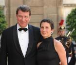 Xavier Darcos et son épouse Laure très élégants au dîner d'Etat de l'Elysée du 22 juin 2009.