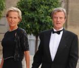 Bernard Kouchner et Christine Ockrent se rendent à l'Elysée. 
