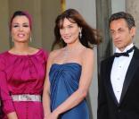 Le couple présidentiel français et l'épouse de l'Emir du Qatar à l'Elysée pour le dîner d'Etat du 22 juin.