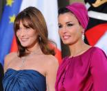 Le couple présidentiel et l'épouse de l'Emir du Qatar, à l'Elysée pour le dîner d'Etat du 22 juin.