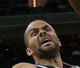 Tony Parker, blessé au pied, est immobilisé pour une durée indéterminée...