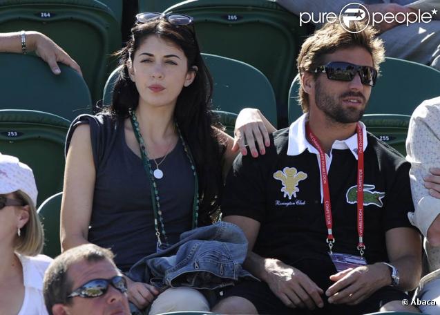 Nolwenn Leroy et Arnaud Clément dans les gradins de Wimbledon, avec Guy Forget