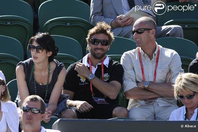 Nolwenn Leroy et Arnaud Clément dans les gradins de Wimbledon, avec Guy Forget