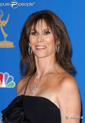 Kate Jackson jouait Sabrina Duncan, la plus ingénieuse des Drôles de Dames. Après une apparition dans Ally Mc Beal et dans Sabrina, l'apprentie sorcière, aujourd'hui elle côtoie... Les Esprits Criminels !