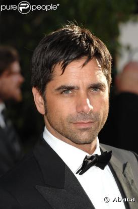 John Stamos jouait l'oncle Jesse Katsopolis. Le plus rock'n'roll des Tanner s'est aujourd'hui reconverti dans la médecine. Depuis la fermeture des Urgences, le Dr Tony Gates va avoir le droit à sa propre série ! Opération réussie...