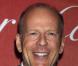 Plus besoin de vous présenter Bruce Willis... A l'affiche de toutes les super-productions, Bruce a trouvé sa voie : sauver le monde ! Papa d'une joyeuse famille, il vient tout juste d'épouser la divine Emma Heming.