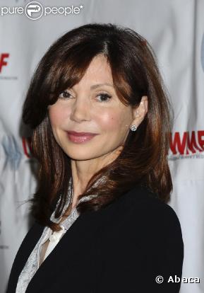 Aperçue dans The Practice, Victoria Principal multiplie les best-sellers sur le bien-être. Elle se bat également contre les violences conjugales. Loin de sa beauté époustoufflante, à 60 ans, elle reste encore une très belle femme !
