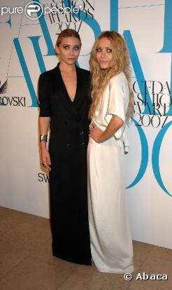 Aujourd'hui Ashley et Mary-Kate Olsen ont bien grandi. A 23 ans, les jumelles sont loin de la petite Michelle Tanner. Les deux véritables it-Girl sont devenues de vraies business women !