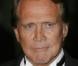 C'est Lee Majors lui même qui interprétait la chanson du générique. Aujourd'hui âgé de 70 ans, l'acteur a dit adieu aux cascades. Cinéma, télé et production, Lee est partout. Il a été marié à la sublime Farrah Fawcett.