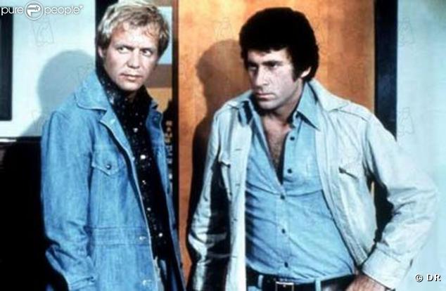 A Bay City, David Starsky et Kenneth Hutchinson sont de vraies stars ! Starsky et Hutch sont deux flics... peu conventionnels. Malgré leur différence, les deux hommes sont comme les doigts de la main !