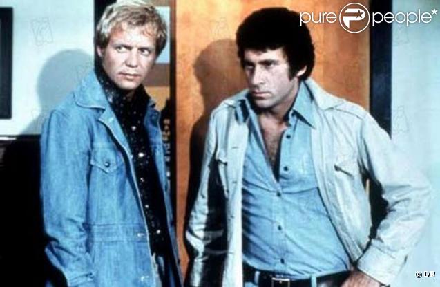 A Bay City, David Starsky et Kenneth Hutchinson sont de vraies stars ! Starsky et Hutch sont deux flics... peu conventionnels. Malgré leur différence, les deux hommes sont comme les doigts de la main ! 