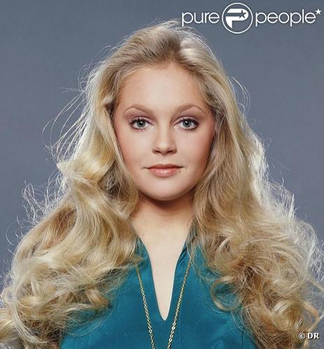 Lucy Ewing est la nièce de J.R. Pas tellement attirée par le pétrole, son truc à elle... c'est les garçons ! Cette petite allumeuse a eu trois mariages à son actif ! Bienvenue chez les Ewing... 