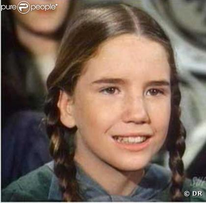 Laura Ingalls est la fille de Charles et Caroline. Née dans une famille de fermiers, elle vit dans la Petite Maison dans la Prairie. Ce qu'elle préfère : gambader dans les prés...