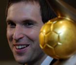 Petr Cech, le gardien de Chelsea, avec son ballon d'or, papa pour la deuxième fois !