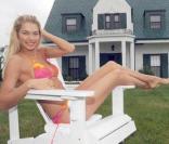 Le top Jessica Hart pose pour le premier jour de l'été au Yacht Club Montauk, à New York, le 22 juin 2009 ! 