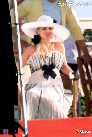 Britney Spears los du tournage de son clip Radar à Santa Barbara