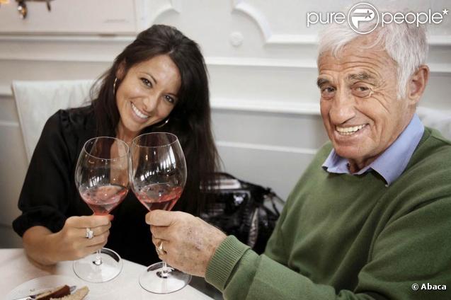 Jean-Paul Belmondo et son amie, la très pulpeuse Barbara Gandolfi...