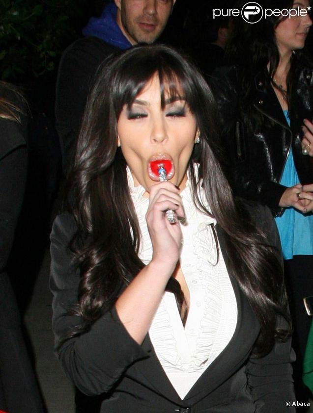  La très pulpeuse Kim Kardashian... Grrrr... 