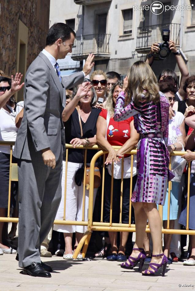 Letizia d'Espagne et son époux Felipe ce matin à Soria en Espagne