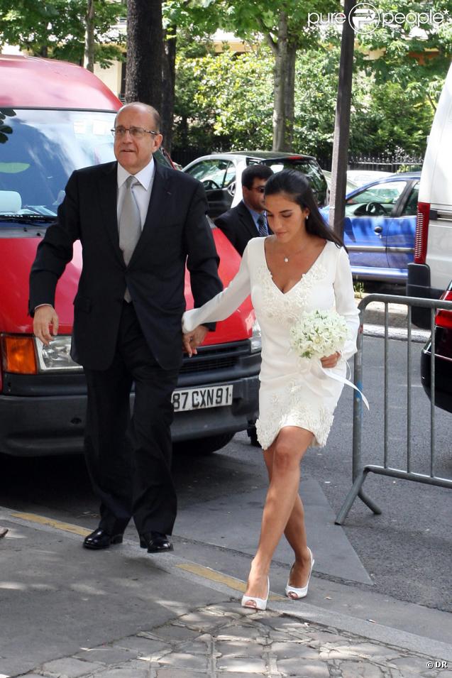 Danièle est arrivé au bras de son papa à la mairie du XVIe 