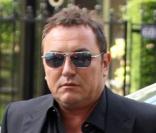 Fabien Onteniente arrive au mariage de Franck Dubosc et Danièle le 19 juin 2009 à la mairie du XVIe 