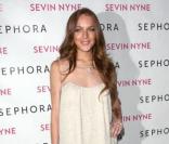 Lindsay Lohan presente son auto-brozant Sevin Nyne en avril 2009