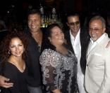 Gloria Estefan avec son mari Emilio, Andy Garcia et Steven Bauer 