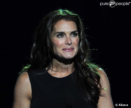 Brooke Shields rend hommage a Michael jackson lors de ses obsèques à Los Angeles en juillet 2009