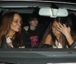 Lindsay Lohan sort d'un concert avec des copines (13 juillet 2009, L.A.)